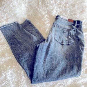 Judy Blue Boyfriend Fit 13/31 Distressed Jeans NWT